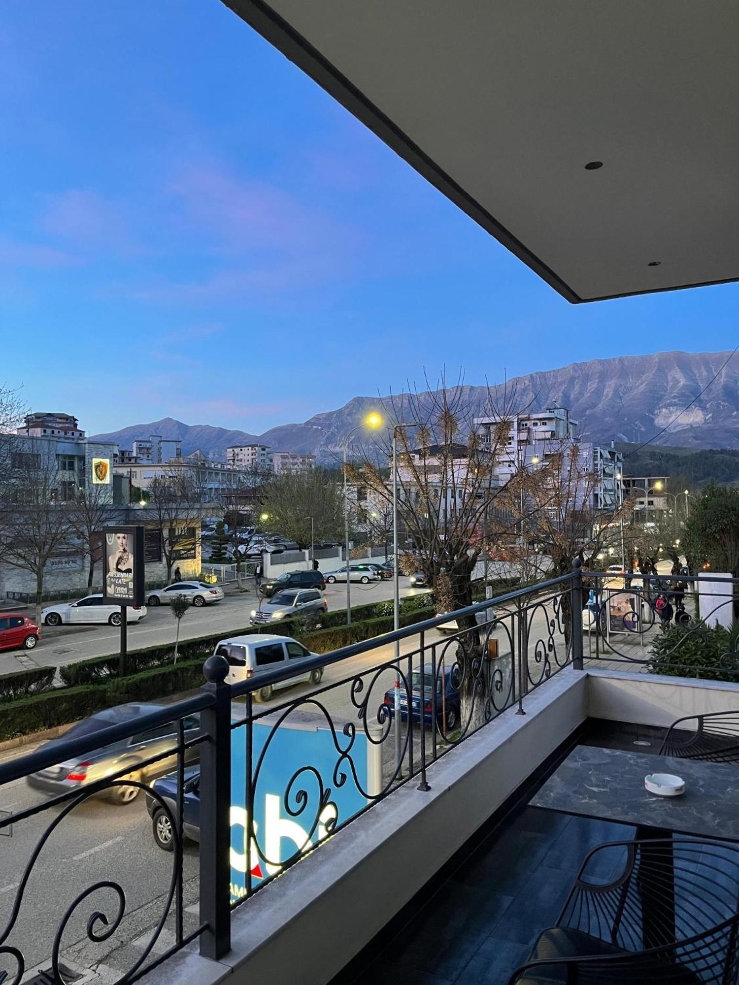 Dream'S Hotel Gjirokastër Buitenkant foto
