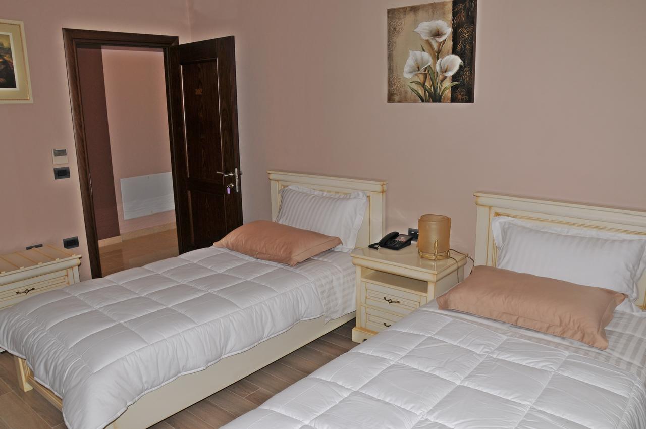 Dream'S Hotel Gjirokastër Buitenkant foto